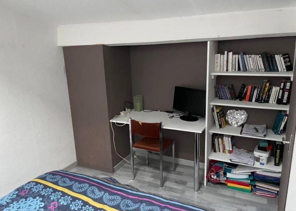 Joli Duplex En Centre Ville De 40M2 Climatise Istres Extérieur photo